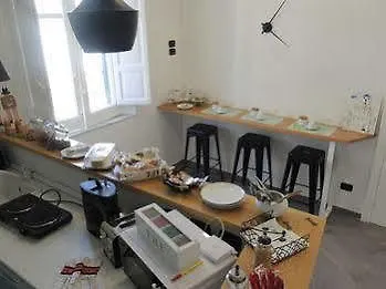 Fuori Squadro - In Centro Con Terrazza Relax Vista Mare Panzió 3*