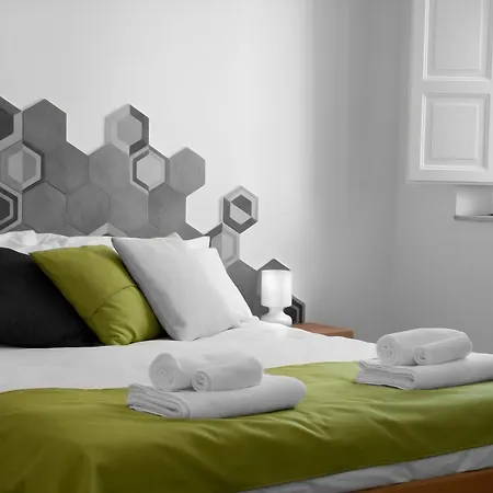 Nocleg ze śniadaniem Fuori Squadro - In Centro Con Terrazza Relax Vista Mare 3*