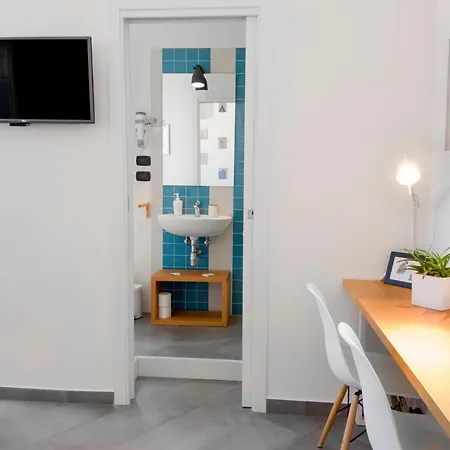 Fuori Squadro - In Centro Con Terrazza Relax Vista Mare לינה וארוחת בוקר 3*