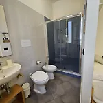 Fuori Squadro - In Centro Citta - Terrazza Relax Vista Mare Bed and breakfast