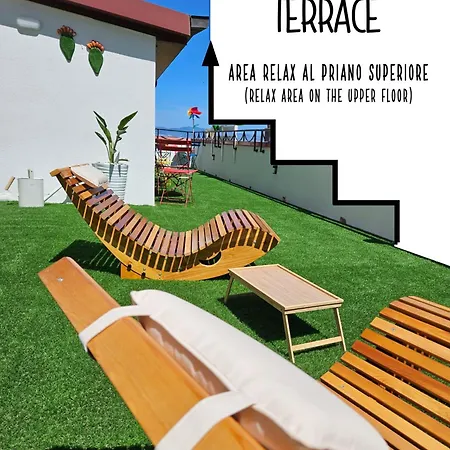 Fuori Squadro - In Centro Con Terrazza Relax Vista Mare B&B 레조디칼라브리아