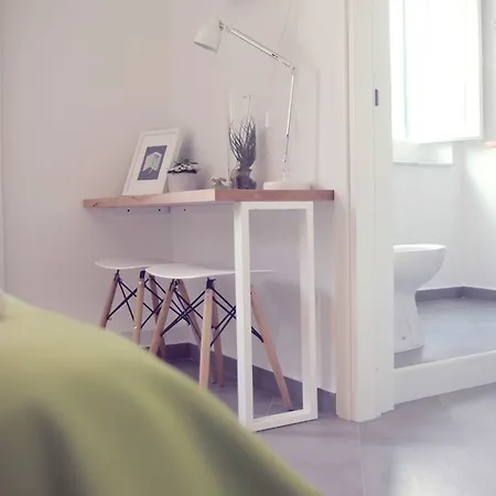 Fuori Squadro - In Centro Con Terrazza Relax Vista Mare Bed & Breakfast