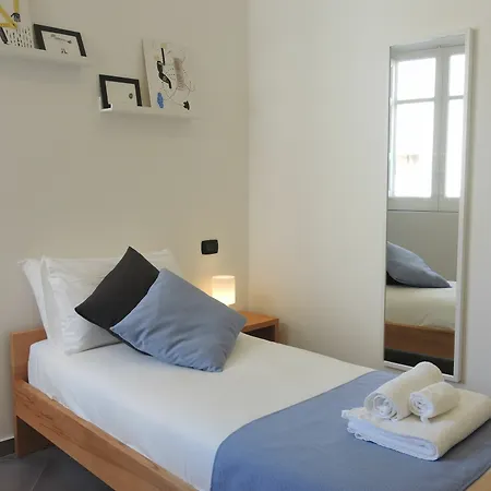 Fuori Squadro - In Centro Con Terrazza Relax Vista Mare Реджо-ди-Калабрия